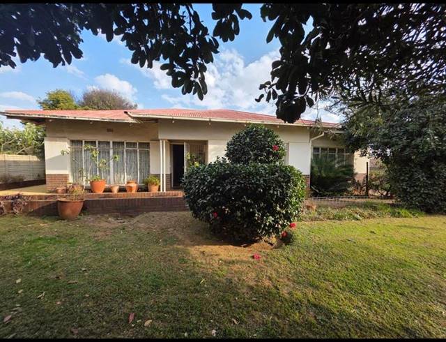 3 BEDROOM HOUSE FOR SALE IN KEMPTON PARK EXT 02
